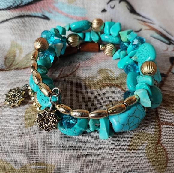 Turquoise Stone Wood Aqua Faceted Crystal Wood Beads Memory Wire Bracelet NEW - Picture 3 of 11